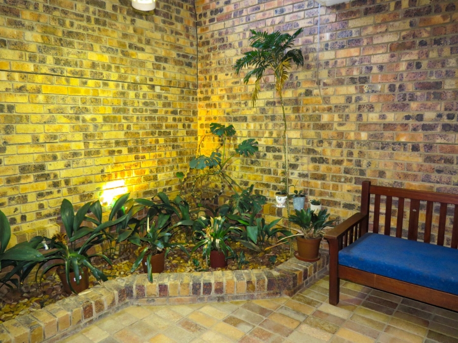 4 Bedroom Property for Sale in Heuwelsig Free State